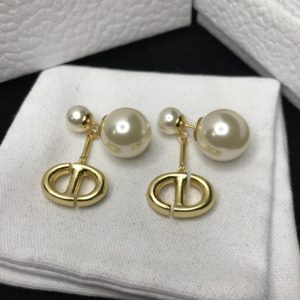 Dior Replica Jewelry Style: Vintage Style: Women'S Style: Women'S Modeling: Geometric Mosaic Material: Pearl Brands: Dior