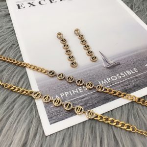 Dior Replica Jewelry Style: Vintage Material: Copper Material: Copper Style: Women'S Chain Style: Thick Chain Pattern: Letter