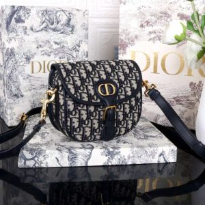 Dior Replica Bags/Hand Bags Texture: Nylon Type: Saddle Bag Type: Saddle Bag Popular Elements: Rivet Style: Fashion Closed: Package Cover Type