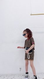 Fendi Replica Clothing Gender: Girls Set Type: Skirt Suit Set Type: Skirt Suit Number Of Kits: Two Piece Set Sleeve Length: Short Sleeve Thickness: Ordinary Pattern: Letter
