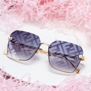 Fendi Replica Sunglasses Gross Weight: 0.026Kg Lens Material: AC Lens Material: AC Frame Material: Metal Transmittance Classification: Class 2/Sunshade Mirrors Whether Polarized: No Glasses Structure: Frame