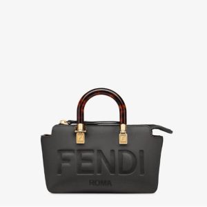 Fendi Replica Bags/Hand Bags Texture: PU Type: Tote Type: Tote Popular Elements: Embossing Style: Fashion Closed: Zipper