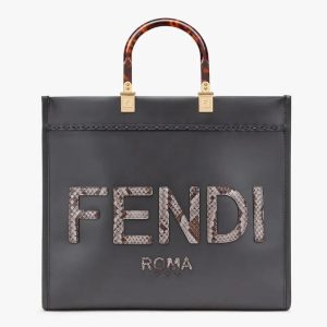 Fendi Replica Bags/Hand Bags Brand: Fendi Texture: PU Texture: PU Type: Motorcycle Bag Popular Elements: Embroidered Style: Fashion Closed: Zipper