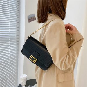Fendi Replica Bags/Hand Bags Texture: PU Type: Small Square Bag Type: Small Square Bag Popular Elements: Embossing Style: Vintage Closed: Package Cover Type Size: 25*8*13cm+120cm