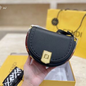 Fendi Replica Bags/Hand Bags Texture: Cowhide Type: Small Square Bag Type: Small Square Bag Popular Elements: Letter Style: Fashion Closed: Package Cover Type