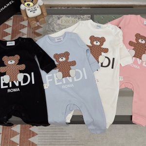 Fendi Replica Clothing Fabric Material: Cotton/Cotton Ingredient Content: 81% (Inclusive)¡ª90% (Inclusive) Ingredient Content: 81% (Inclusive)¡ª90% (Inclusive) Sleeve Length: Long Sleeves Whether To Wear A Cap: Without Cap Gender: Universal Type: Long Climb