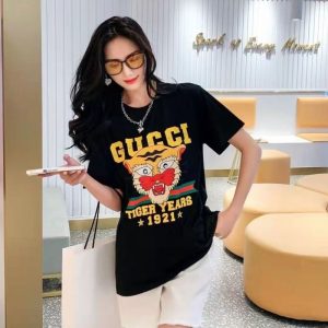 Gucci Replica Men Clothing Fabric Material: Cotton/Cotton Ingredient Content: 100% Ingredient Content: 100% Popular Elements: Printing Clothing Version: Conventional Style: Simple Commute / Minimalist Length/Sleeve Length: Regular/Short Sleeve