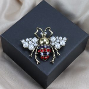 Gucci Replica Jewelry Material Type: Alloy Mosaic Material: Pearl Mosaic Material: Pearl Pattern: Butterfly/Dragonfly/Insect Style: Vintage
