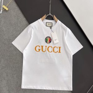 Gucci Replica Men Clothing Fabric Material: Cotton/Cotton Ingredient Content: 100% Ingredient Content: 100% Collar: Round Neck Version: Conventional Sleeve Length: Short Sleeve Clothing Style Details: Printing