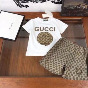 Gucci Replica Child Clothing Fabric Material: Cotton/Cotton Ingredient Content: 51% (Inclusive) - 70% (Inclusive) Ingredient Content: 51% (Inclusive) - 70% (Inclusive) Gender: Universal Popular Elements: Printing Number Of Pieces: Two Piece Suit Sleeve Length: Short Sleeve