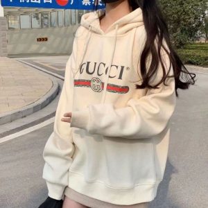 Gucci Replica Clothing Fabric Material: Cotton/Cotton Ingredient Content: 91% (Inclusive)¡ª95% (Inclusive) Ingredient Content: 91% (Inclusive)¡ª95% (Inclusive) Clothing Version: Conventional Main Style: Simple Commute Popular Elements: Printing Way Of Dressing: Pullover