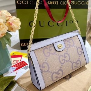 Gucci Replica Bags/Hand Bags Texture: Canvas Type: Envelope Bag Type: Envelope Bag Popular Elements: The Chain Style: Fashion Closed Way: Magnetic Buckle Suitable Age: Youth (18-25 Years Old)