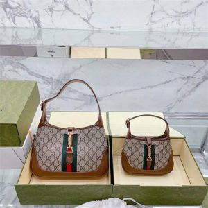 Gucci Replica Bags/Hand Bags Brand: Gucci Texture: Cowhide Texture: Cowhide Type: Crescent Bag Popular Elements: Printing Style: Fashion Closed: Lock
