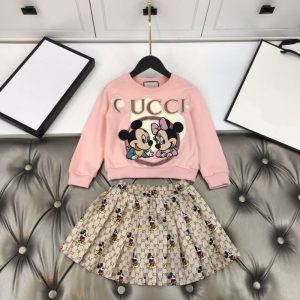 Gucci Replica Clothing Fabric Material: Cotton/Cotton Ingredient Content: 91% (Inclusive)¡ª95% (Inclusive) Ingredient Content: 91% (Inclusive)¡ª95% (Inclusive) Gender: Female Popular Elements: Sequins Number Of Pieces: Two Piece Set Sleeve Length: Long Sleeves