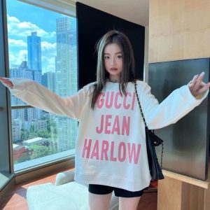 Gucci Replica Clothing Fabric Material: Cotton/Cotton Ingredient Content: 100% Ingredient Content: 100% Clothing Version: Loose Style: Simple Commute / Minimalist Popular Elements: Printing Way Of Dressing: Pullover