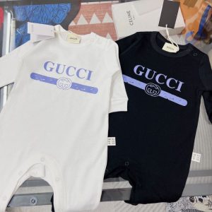 Gucci Replica Clothing Fabric Material: Cotton/Cotton Ingredient Content: 81% (Inclusive)¡ª90% (Inclusive) Ingredient Content: 81% (Inclusive)¡ª90% (Inclusive) Sleeve Length: Long Sleeves Whether To Wear A Cap: Without Cap Gender: Universal Type: Long Climb