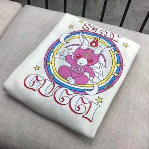 Gucci Replica Clothing Fabric Material: Cotton/Cotton Ingredient Content: 100% Ingredient Content: 100% Clothing Version: Conventional Style: Sweet And Fresh/Cute Popular Elements: Printing Way Of Dressing: Pullover
