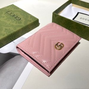 Gucci Replica Bags/Hand Bags Texture: Sheepskin For People: Universal For People: Universal Type: Short Wallet Popular Elements: Sewing Thread Style: Sweet Closed: Snap Button