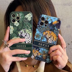 Gucci Replica Iphone Case Applicable Brands: Apple/ Apple Protective Cover Texture: Silica Gel Protective Cover Texture: Silica Gel Type: Frame Popular Elements: Painted