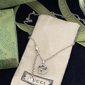 Gucci Replica Jewelry Brand: Gucci Chain Material: 925 Silver Chain Material: 925 Silver Pendant Material: 925 Silver Style: Vintage Chain Style: Cross Chain Whether To Bring A Fall: Belt Pendant