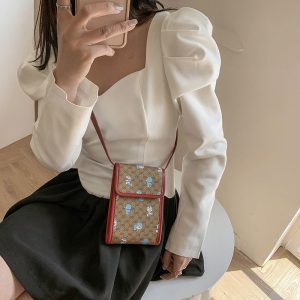 Gucci Replica Iphone Case Texture: PU Type: Small Square Bag Type: Small Square Bag Popular Elements: Printing Style: Fashion
