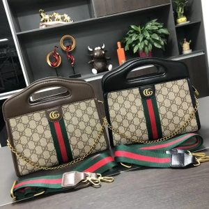 Gucci Replica Bags/Hand Bags Bag Type: Small Square Bag Bag Size: Middle Bag Size: Middle Lining Material: Polyester Bag Shape: Vertical Square Closure Type: Zipper Hardness: Medium Soft