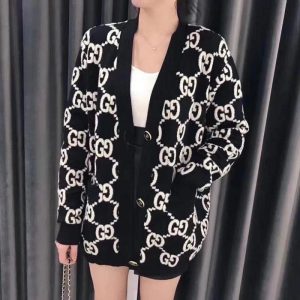 Gucci Replica Clothing Style: Simple Commuting/Europe And America Popular Elements / Process: Jacquard Popular Elements / Process: Jacquard Clothing Version: Loose Way Of Dressing: Cardigan Combination: Single Length/Sleeve Length: Regular/Long Sleeve