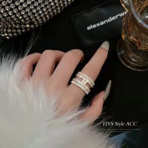 Hermes Replica Jewelry Ring Material: Alloy Style: Luxurious Style: Luxurious Gender: Female