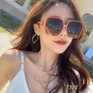 Hermes Replica Sunglasses For People: Universal Lens Material: Resin Lens Material: Resin Frame Shape: Round Style: England Frame Material: TR Functional Use: Polarized