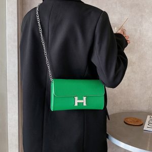 Hermes Replica Bags/Hand Bags Texture: PU Type: Envelope Bag Type: Envelope Bag Popular Elements: Chain Style: Fashion Closed: Lock Suitable Age: Youth (18-25 Years Old)