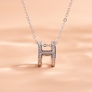 Hermes Replica Jewelry Gross Weight: 0.03kg Material: Environmentally Friendly Copper Material: Environmentally Friendly Copper Style: Women'S Modeling: Letters/Numbers/Text Chain Style: Cross Chain Extension Chain: Below 10Cm