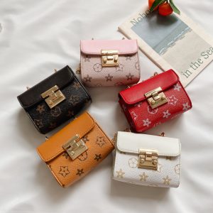 Louis Vuitton Replica Bags Gender: Child Applicable To School Age: Toddler Material: PU Leather Applicable To School Age: Toddler Bag Size: 12*6*9cm Closure Type: Lock Number Of Shoulder Straps: Single Lining Material: No Lining Pattern: Letters/Numbers/Text