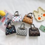 Louis Vuitton Replica Bags Material: PU Bag Size: Small Closure Type: Lock Bag Size: Small Number Of Shoulder Straps: Single Lining Material: No Lining Pattern: Letter Style: Childlike And Cute With Or Without Interlayer: None