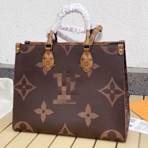 Louis Vuitton Replica Bags Texture: Cowhide Type: Tote Popular Elements: Printing Type: Tote Style: Fashion Closed: Hook Up