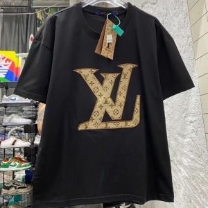 Brand: Louis Vuitton  Fabric Material: Cotton/Cotton  Fabric Material: Cotton/Cotton  Ingredient Content: 91% (Inclusive)¡ª95% (Inclusive)  Collar: Crew Neck  Version: Loose  Sleeve Length: Short Sleeve  Clothing Style Details: Embroidered