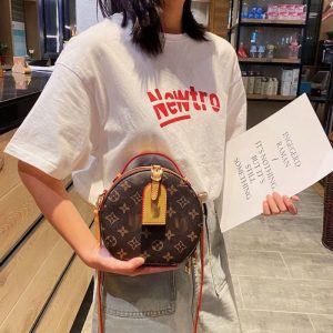 Louis Vuitton Replica Bags Texture: PU Type: Small Round Bag Popular Elements: Printing Type: Small Round Bag Style: Fashion Closed: Zipper