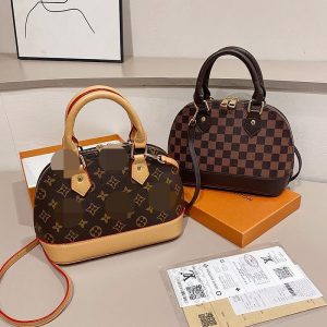 Louis Vuitton Replica Bags Texture: PU Type: Shell Bag Popular Elements: Letter Type: Shell Bag Closed: Zipper