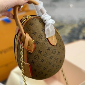 Louis Vuitton Replica Bags Brand: Louis Vuitton Texture: PVC Type: Small Round Bag Texture: PVC Popular Elements: Chain Style: Fashion Closed: Zipper