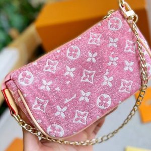 Louis Vuitton Replica Bags Texture: Denim Type: Small Square Bag Popular Elements: Embroidered Type: Small Square Bag Style: Fashion Closed: Zipper
