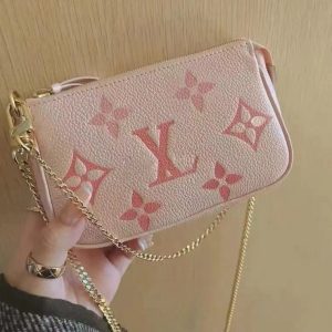 Louis Vuitton Replica Bags Texture: PU Popular Elements: Printing Style: Fashion Popular Elements: Printing Closed: Zipper