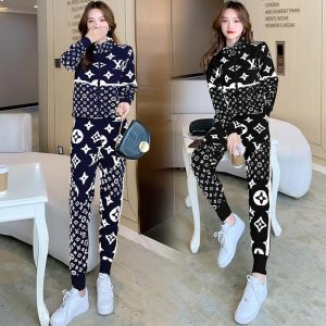 Style: Simple Commuting/Korean Version  Popular Elements: Zipper  Popular Elements: Zipper  Type: Pants Suit  Sleeve Length: Long Sleeves  Fabric Material: Chemical Fiber/Polyester (Polyester Fiber)