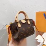 Louis Vuitton Replica Bags Texture: PVC Popular Elements: Letter Style: Europe And America Popular Elements: Letter Closed: Zipper Suitable Age: Youth (18-25 Years Old)