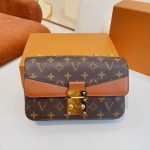 Louis Vuitton Replica Bags Texture: PVC Type: Messenger Bag Popular Elements: Splicing Type: Messenger Bag Style: Fashion Closed: Lock