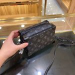 Louis Vuitton Replik-Taschen Textur: PU Typ: Kleine quadratische Tasche Beliebte Elemente: Kette Typ: Kleine quadratische Tasche Stil: Mode Geschlossen: Reißverschluss Geeignetes Alter: Junior (unter 18 Jahre alt)