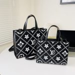 Louis Vuitton Replica Bags Style: Street Fashion Material: PU Bag Type: Tote Material: PU Bag Size: 20*16*9cm Lining Material: Polyester Bag Shape: Vertical Square Closure Type: Zipper Pattern: Letter