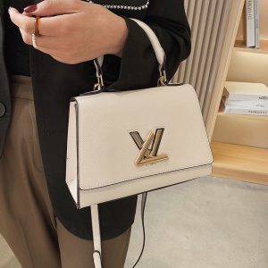 Louis Vuitton Replica Bags Texture: PU Type: Kelly Bag Popular Elements: Lychee Pattern Type: Kelly Bag Closed: Package Cover Type
