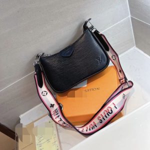 Replica Bolsos Louis Vuitton Textura: PU Tipo: Otros elementos populares: La Cadena Tipo: Otro Estilo: Moda Manera cerrada: Cremallera Edad Adecuada: Jóvenes (18-25 Años)