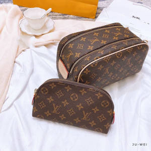 Louis Vuitton Replica Bags Material: Pvc Closed: Zipper Popular Elements: Printing Closed: Zipper