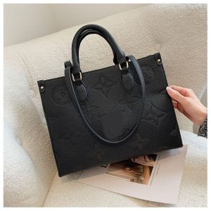 Louis Vuitton Replica Bags Style: Urban Simplicity Material: PU Bag Type: Tote Material: PU Bag Size: 33*25*12cm Lining Material: Polyester Bag Shape: Horizontal Square Closure Type: Zip Closure Pattern: Solid Color