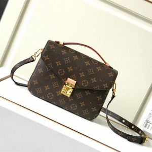 Louis Vuitton Replica Bags Texture: Cowhide Type: Messenger Bag Popular Elements: Printing Type: Messenger Bag Closed: Package Cover Type